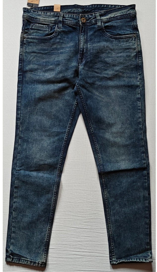 Generic Men's Cotton Blended Solid Tapered Jeans (Blue)